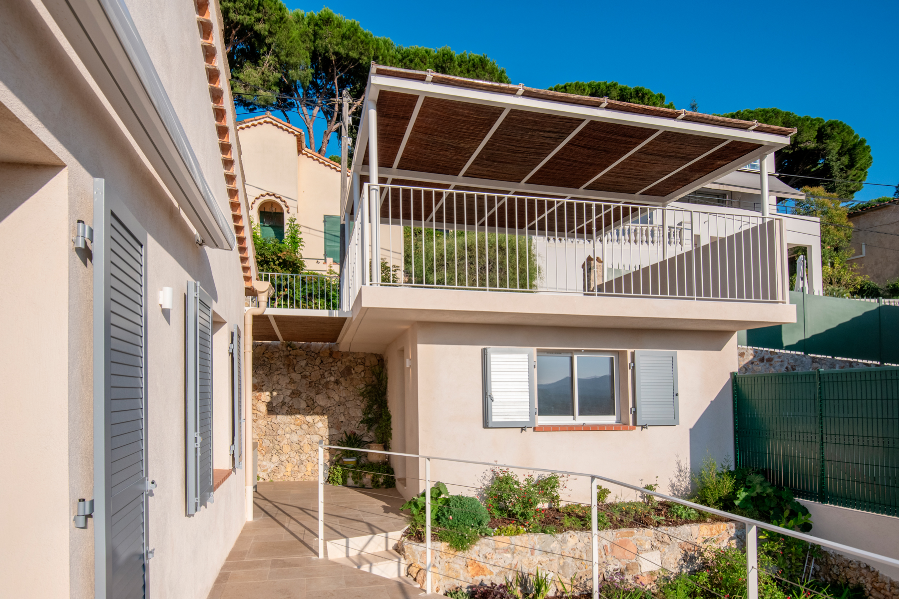 Terrasse et abri voiture 2